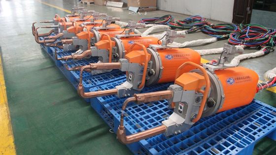 Pnömatik 220v 80KVA taşınabilir nokta kaynak makinesi, dökme nakışlı nokta kaynak makinesi