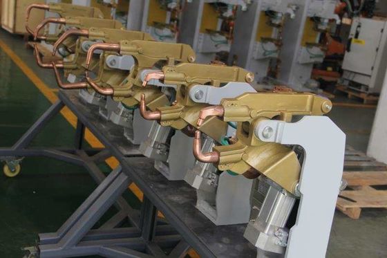 Taşınabilir 100KVA X Tipi Robotik Nokta kaynak tabancası Ara Frekanslı
